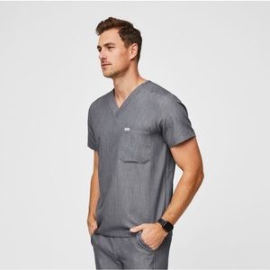 Figs men’s scrub top V-neck graphite size M double pocket technical collection